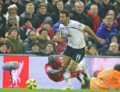 Τάκλινγκ αλά ράγκμπι ο Σακό κατά του  Ντεμπελέ (video+photos)