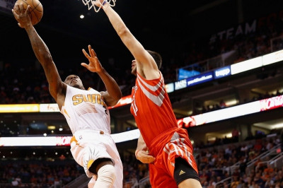 Χιούστον Ρόκετς: «Άκυρο» για Κώστα Παπανικολάου