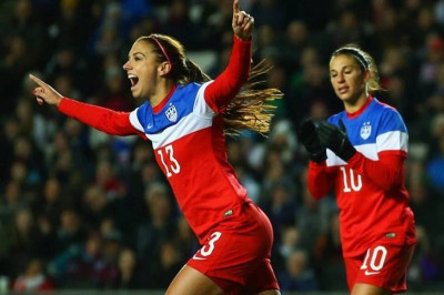 ΗΠΑ: Το πιο... ερωτικό γκολ από την πανέμορφη Άλεξ Μόργκαν! (video)