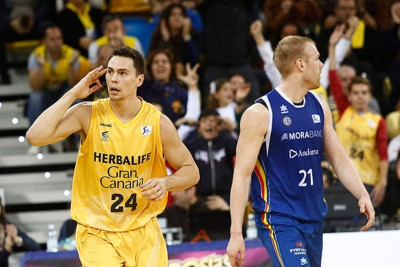 Ισπανία: Νίκη για Τσαϊρέλη πριν την... κάθοδο στον Πειραιά (videos)