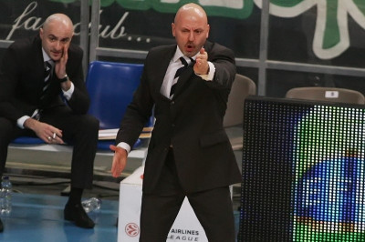 Άλμπα Βερολίνου: Πλακώθηκαν Ομπράντοβιτς και Ρένφρο (video)