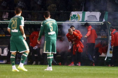 Ολυμπιακός: Κατέθεσε για τη φωτοβολίδα ο Κασάμι!