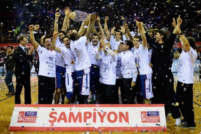 Αναντολού Εφές: Περήφανος για το τρίτο σερί Κύπελλο ο Λάσμε (photo)