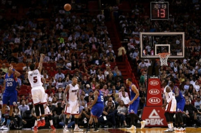 Μαϊάμι Χιτ: Στην άκρη τους 76ερς (videos)