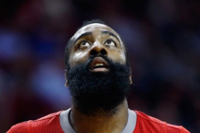 ΝΒΑ: Ασταμάτητος Τζέιμς Χάρντεν (videos)