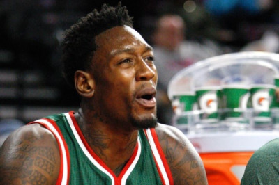 Μιλγουόκι Μπακς: Το νόημα της ζωής αναζητά ο Σάντερς (video)