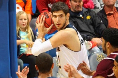 NCAA: Βασικός ο Δημακόπουλος, νίκη για Ιρβάιν (videos)