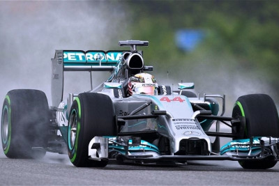 Χάμιλτον: «Η ομάδα είναι φανταστική»