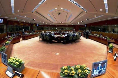Ποιοι θέλουν την Ελλάδα του Τσίπρα, γονατισμένη;