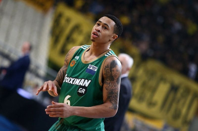 Σλότερ: «Είμαστε… ΟΙΚΟΓΕΝΕΙΑ!» (photo)