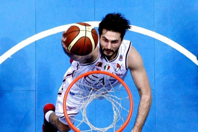 Αρμάνι Μιλάνο: Η απίστευτη εμφάνιση του Κλέιζα πριν τον Ολυμπιακό (video)