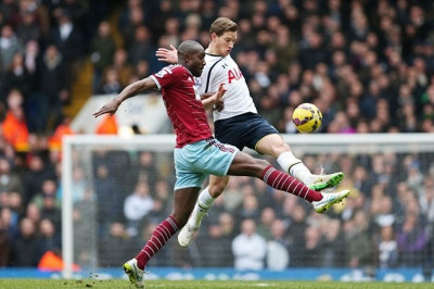 Γουέστ Χαμ: Σ’ απολογία ο Κόουλ για το χοντρό βρισίδι σε οπαδό