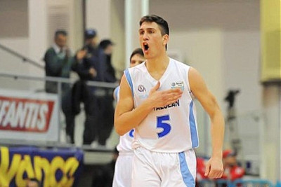 Λαρεντζάκης: «Θέλει πολλή δουλειά για πλέι οφ»