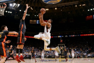 Γκόλντεν Στέιτ Ουόριορς: Προσπέρασαν Αντετοκούνμπο και Μπακς (videos)