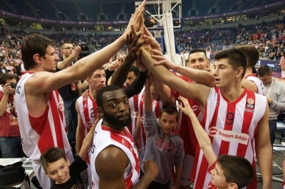 Ευρωλίγκα: Άστραψε ο Ερυθρός Αστέρας, βρόντηξε η Μακάμπι (videos)