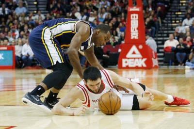 Χιούστον Ρόκετς: Παραμένει στα πιτς ο Κώστας Παπανικολάου