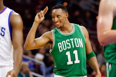 Μπόστον Σέλτικς: Απουσία για Τέρνερ, αποκλεισμός για Μπράντλεϊ