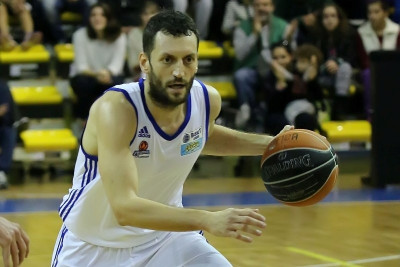 Κουμπούρας: «Το παιχνίδι μας με Ολυμπιακό»