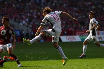 Μαγική γκολάρα ο Φορλάν (video)