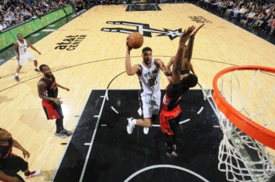 Σαν Αντόνιο Σπερς: Πύρρειος νίκη με Ράπτορς (videos)