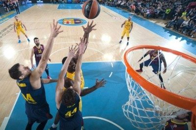 Ευρωλίγκα: Πέρασε η Ρεάλ, σάρωσε ο «Σόφο» (videos)