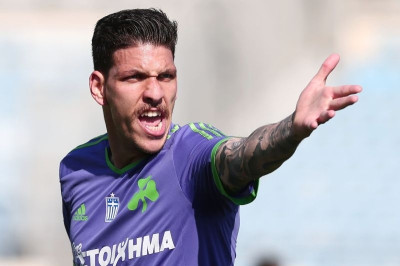 Παναθηναϊκός: Κάρτες ο Τριανταφυλλόπουλος