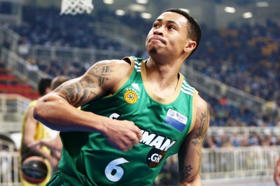 Σλότερ: «Πρέπει να βελτιωθούμε»