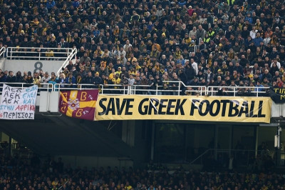 ΑΕΚ: Την τιμωρία των Περέιρα και Κασάμι ζητούν οι οργανωμένοι