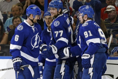NHL: «Διπλός» Stamkos για Λάιτνινγκ (videos)