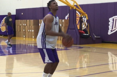 Λος Άντζελες Λέικερς: Κόντρα… μαλλιών για Σκοτ και Γιανγκ