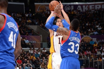 Λος Άντζελες Λέικερς: Πένθος για Σκοτ, νίκη με  Σίξερς (video)