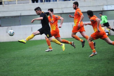 Άρης: Ατομικό για Καλογέρη, Σουνά