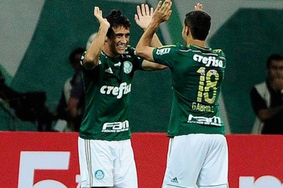 «Τιμώρησε» τον Τσένι με απίθανη λόμπα από 40 μ. ο Ρομπίνιο (video)