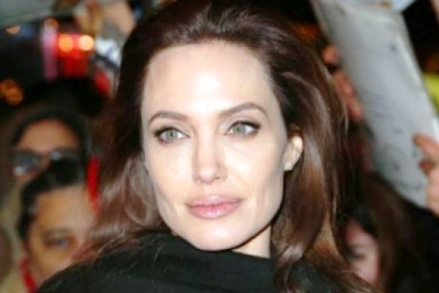 Η Angelina Jolie δέχτηκε «επίθεση» μετά την ανακοίνωση για την αφαίρεση των ωοθηκών της