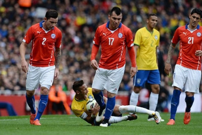 Νέο φονικό κτύπημα σε Νεϊμάρ από τους Χιλιανούς (video)