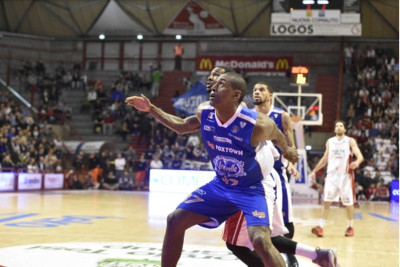 Ιταλία: Το εκπληκτικό ντεμπούτο του Μέτα Ουόρλντ Πις (video)