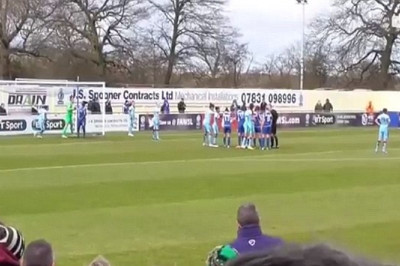 Αγγλία: Έπεσαν  χοντρά… μπουκέτα σε αγώνα του γυναικείου πρωταθλήματος (video)