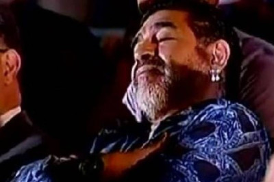 Ξεσπάει με… μπουκέτα ο Μαραντόνα! (video)