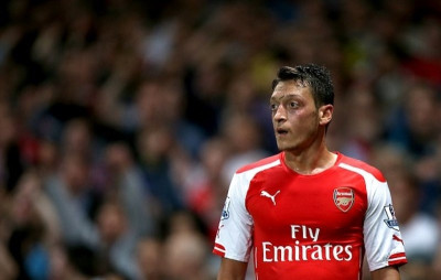 Τη γλίτωσε ο Οζίλ για το νυχτοπερπάτημα στο Βερολίνο