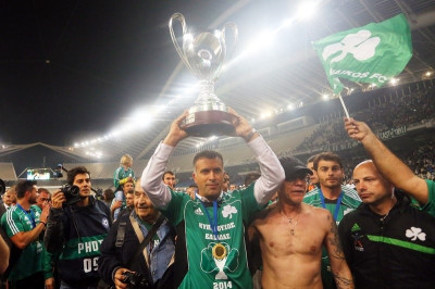 Με το σπαθί του ΜΟΝΙΜΟΣ ΚΑΤΟΙΚΟΣ!