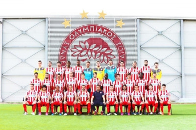 Ολυμπιακός:  Η ερυθρόλευκη φωτογράφιση (video)