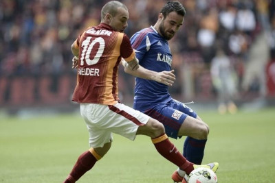 Δύο εξαιρετικά γκολ και ένα απίθανο … μαγικό ο Σνάιντερ (video)