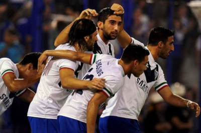 Αργεντινή: Στη σκιά του… ρέφερι η Βελέζ (videos)