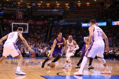 Λος Άντζελες Λέικερς: Ενδυνάμωση γύρω από… Κλάρκσον