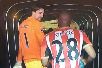 Κατακραυγή Κρουλ για τα συγχαρητήρια στον …Ντεφόε  (photo)