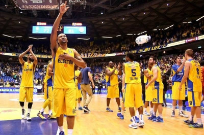 Μακάμπι Τελ Αβίβ: Δίνει εκατομμύρια στον Σμιθ