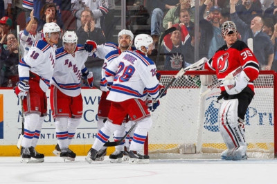 NHL: Απόλυτο πλεονέκτημα για Ρέιντζερς (videos)