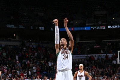 Μιλγουόκι Μπακς: Κανονικά σήμερα ο Αντετοκούνμπο