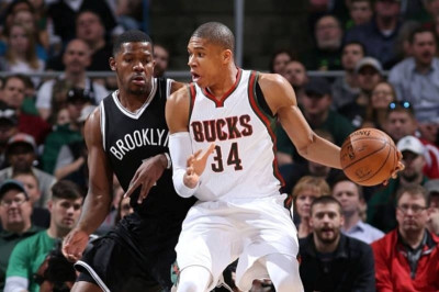 ΝΒΑ: Τους... χόρεψε ο Αντετοκούνμπο (videos)