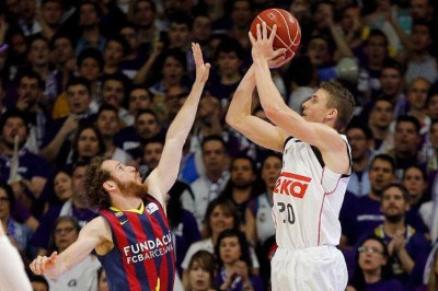 Ρεάλ Μαδρίτης: Η τρομακτική εμφάνιση του Κάρολ με Μπαρτσελόνα (video)